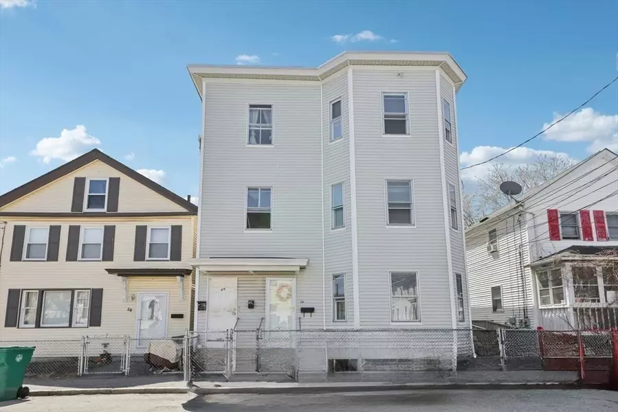47-49 Walnut St, Lowell, MA 01852