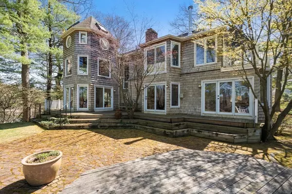 85 Kingswood Rd, Newton, MA 02466