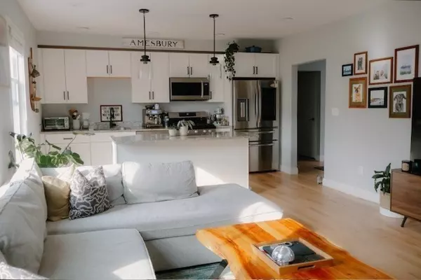 Amesbury, MA 01913,4 Cushing St #A