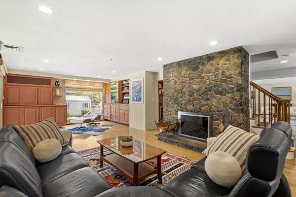 Marblehead, MA 01945,30 Thompson Rd