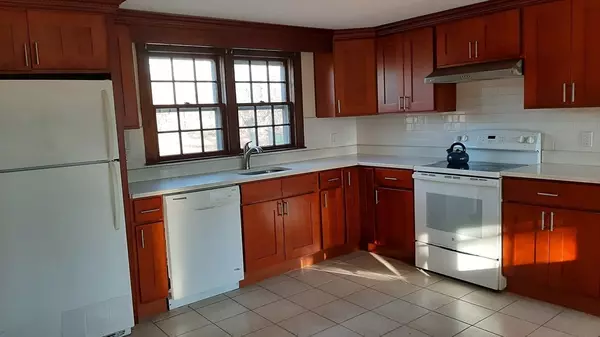 Harwich, MA 02645,8 Paddock Dr
