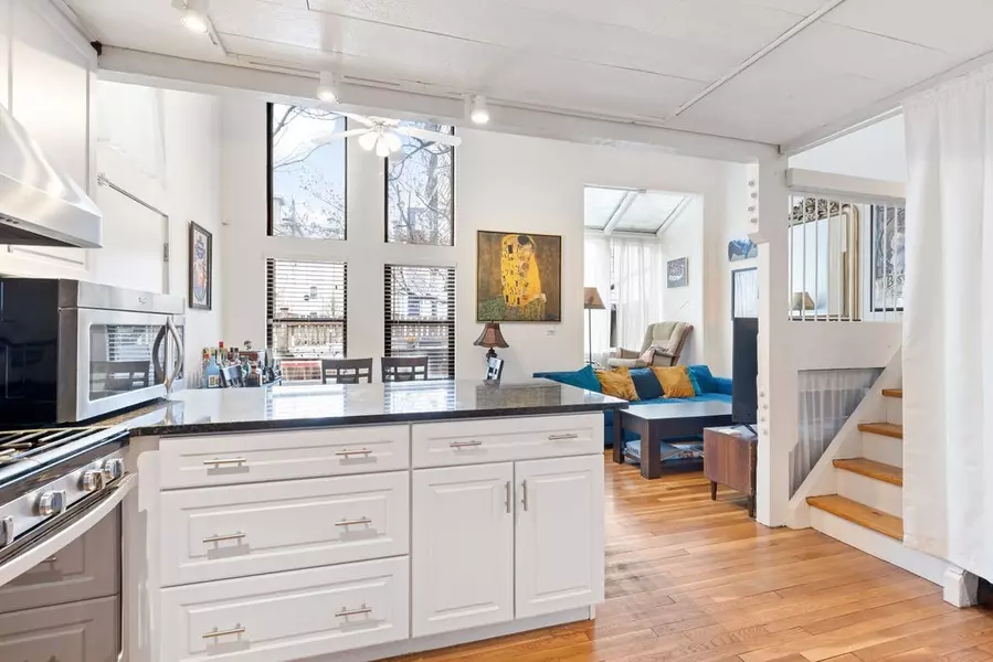 42 Valentine St, Cambridge, MA 02139