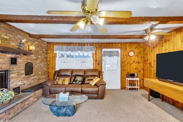Lakeville, MA 02347,2 Diamond