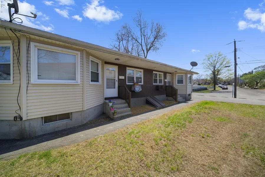 183-185 Middle St, Springfield, MA 01104