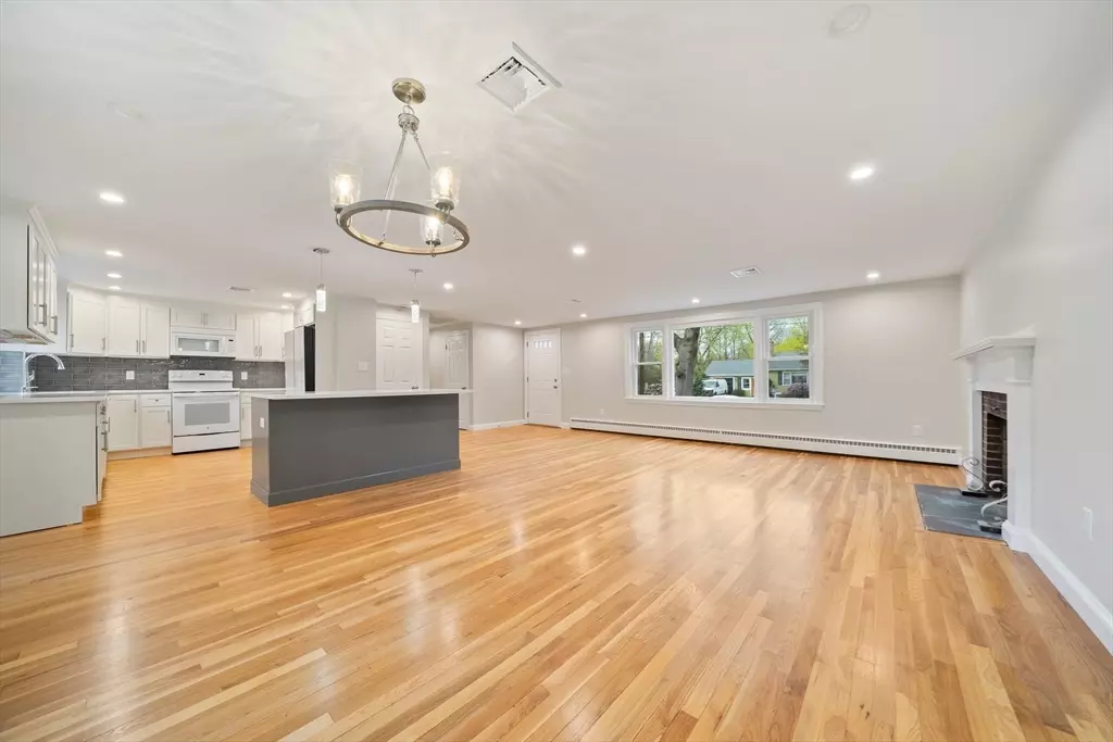 Sharon, MA 02067,26 Leonard Rd