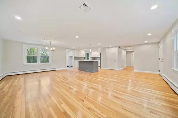 Sharon, MA 02067,26 Leonard Rd