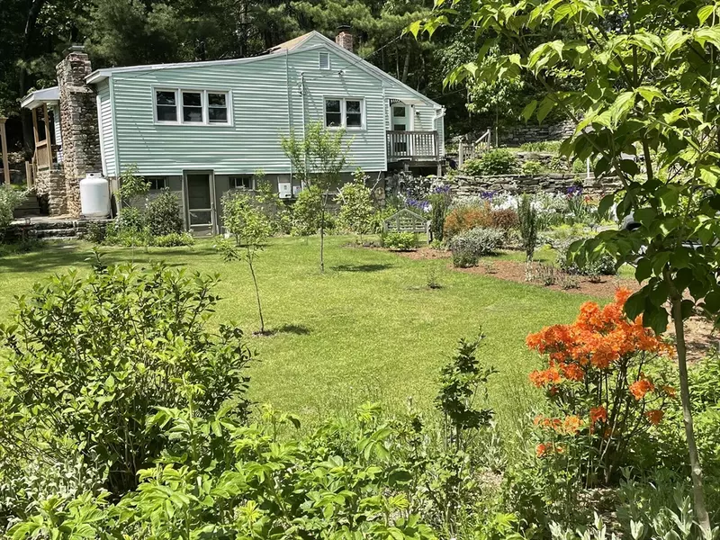 84 Swan Ave, Worcester, MA 01602