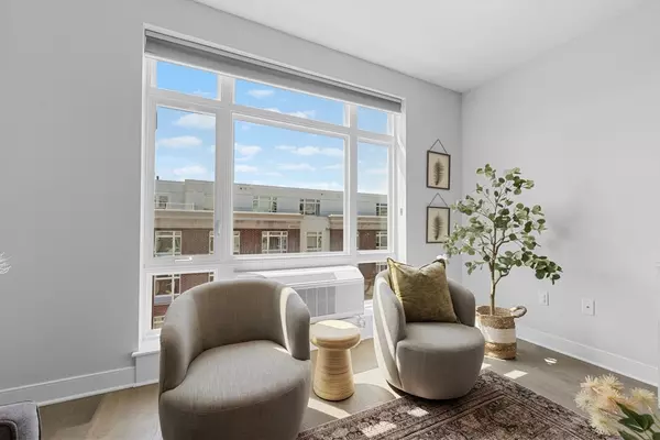 Quincy, MA 02169,2 Cliveden Street #504E