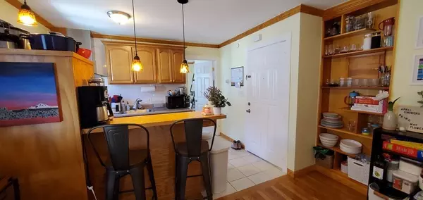 Cambridge, MA 02139,23 Andrew St #2