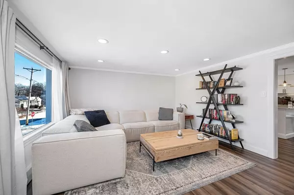 Methuen, MA 01844,11 Delmont St