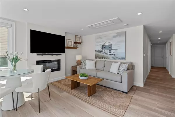 Salisbury, MA 01952,187 Unit 1 Atlantic Avenue #1