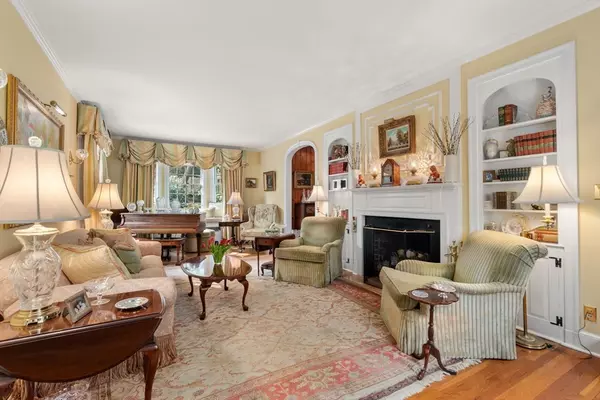 Weston, MA 02493,167 Conant Rd
