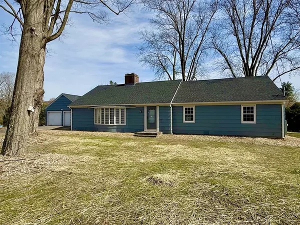 8 Carol Ave, Easthampton, MA 01027