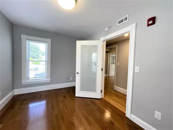 Saugus, MA 01906,539 Lincoln Ave #2