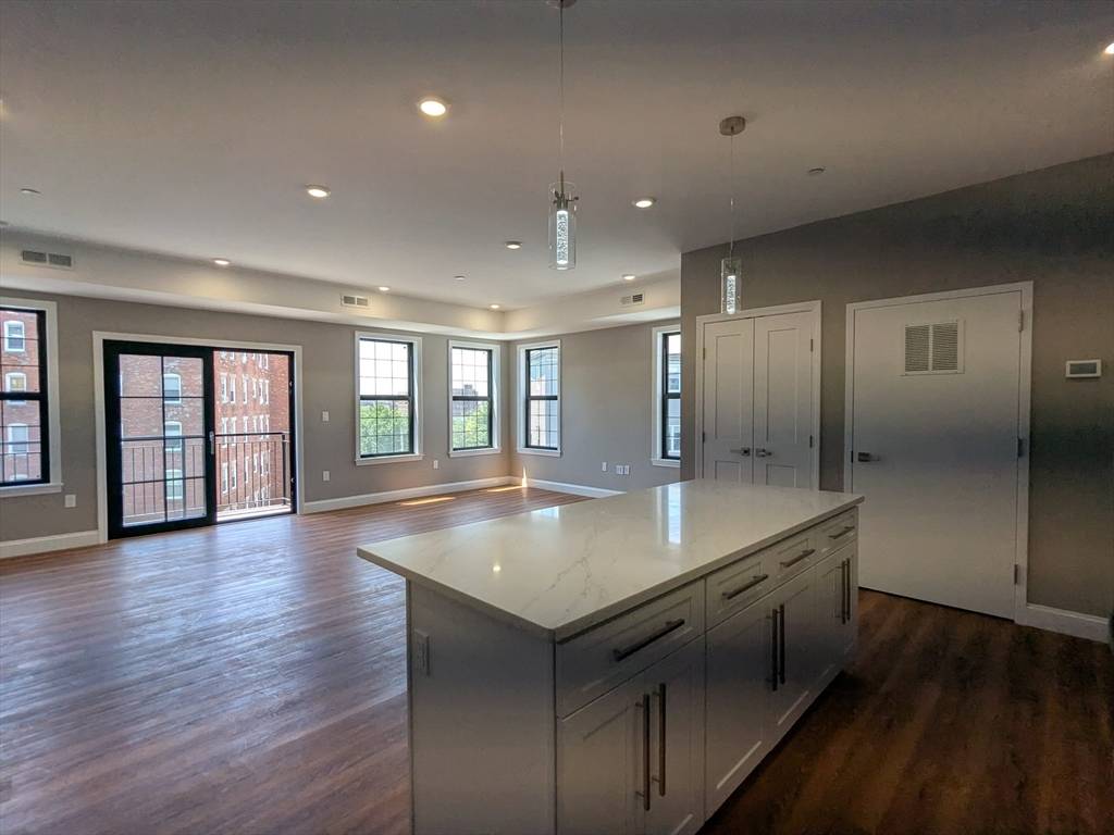Lynn, MA 01902,13 Nahant Street #3A