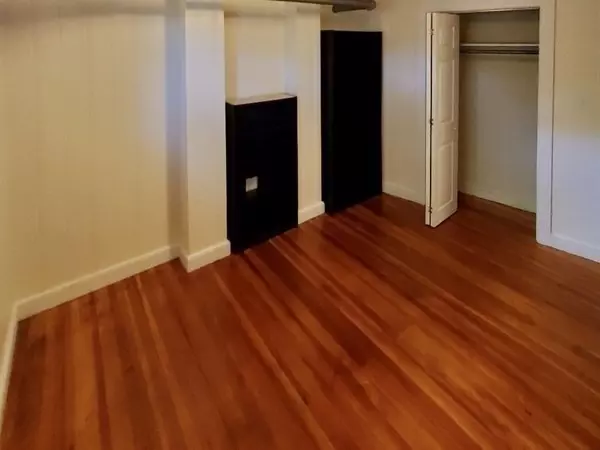 Brookline, MA 02446,514 Harvard St #B2