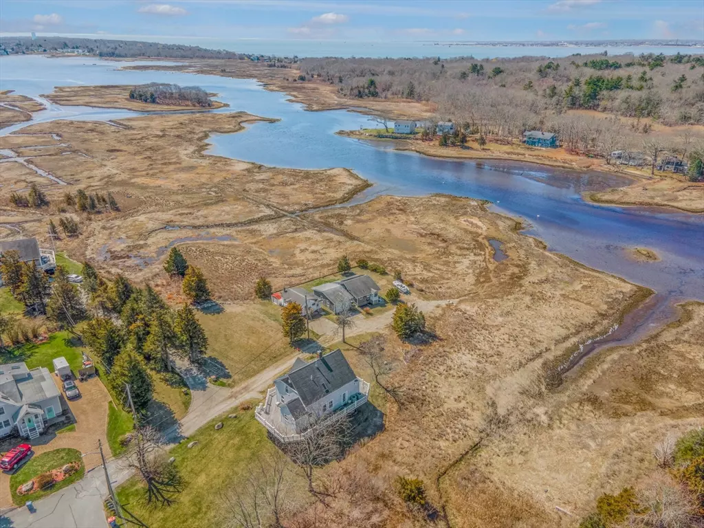 Fairhaven, MA 02719,7 Shawmut Street