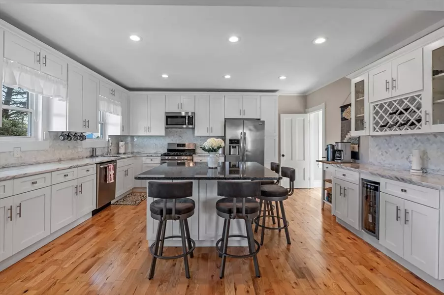 12 Rice St #2, Salem, MA 01970