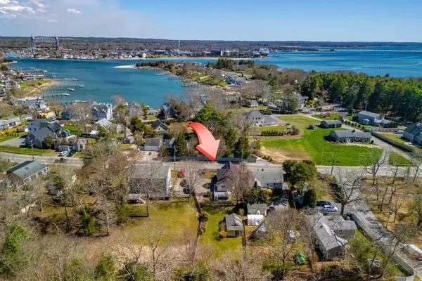 39 Onset Ave, Wareham, MA 02532