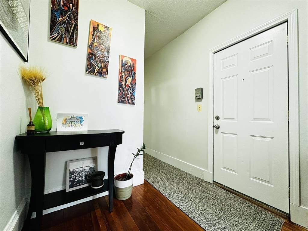 Boston, MA 02122,32-34 Ditson St #3