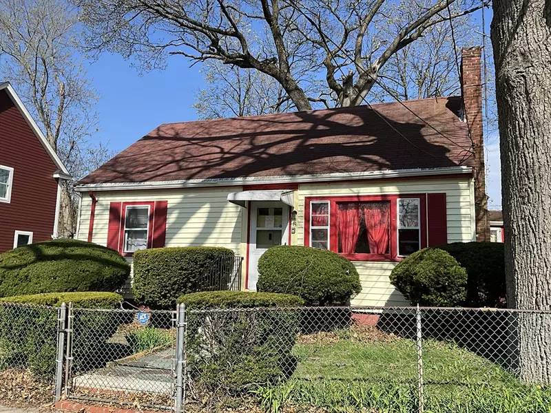 14 Oakcrest Rd, Boston, MA 02136