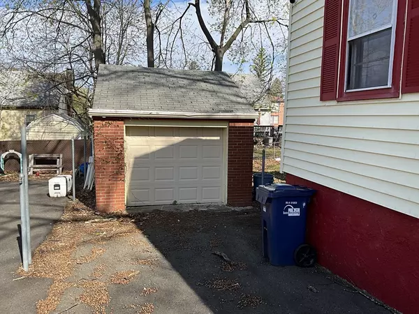 Boston, MA 02136,14 Oakcrest Rd