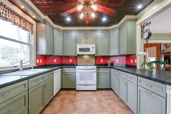 Middleboro, MA 02346,8 Rice St