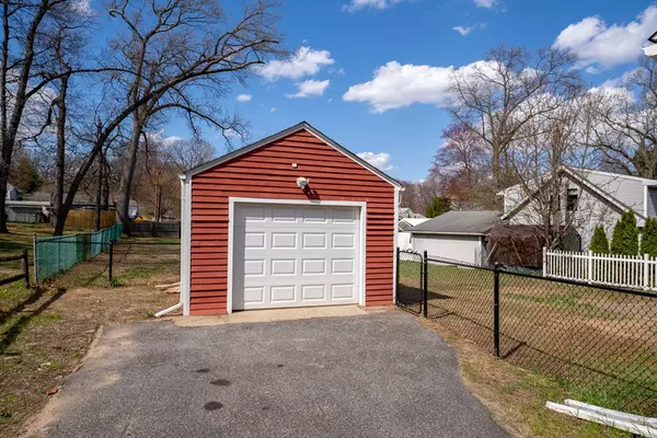 West Springfield, MA 01089,94 Smyrna St