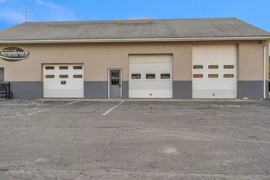 20 Clifton St, Westfield, MA 01085