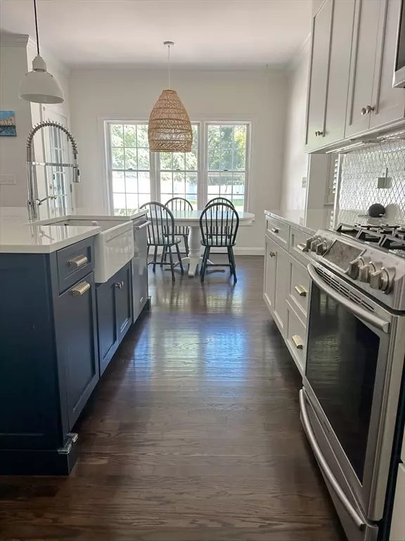 Newburyport, MA 01950,20 Low St #1