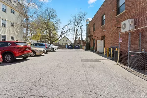 North Attleboro, MA 02760,59 N Washington St