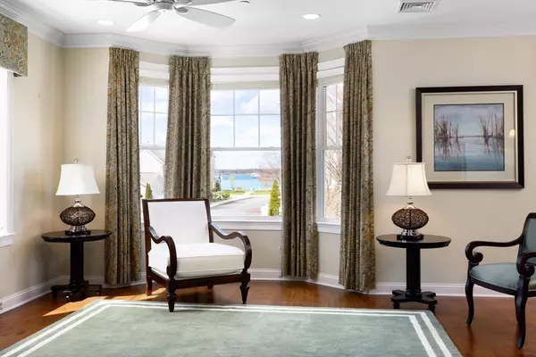 Hingham, MA 02043,115 Stayner Dr #201