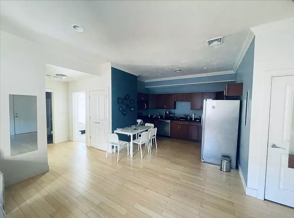 Boston, MA 02134,9 Gardner St #5