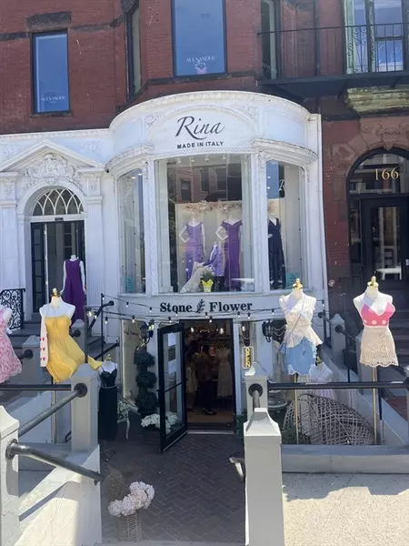 164 Newbury, Boston, MA 02116