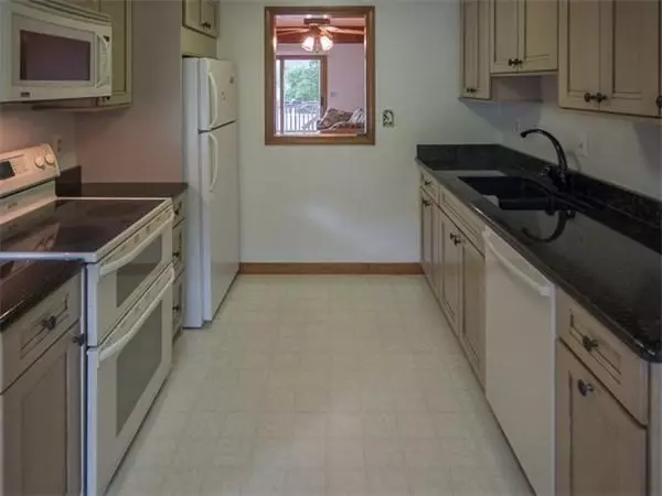 Leominster, MA 01453,48 Fox Meadow Rd #B