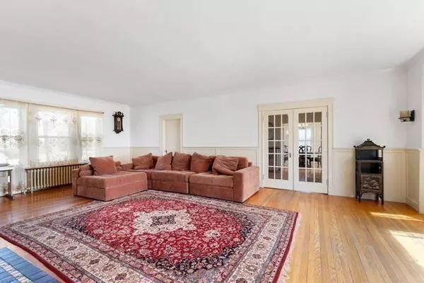 Swampscott, MA 01907,21 Bay View Dr