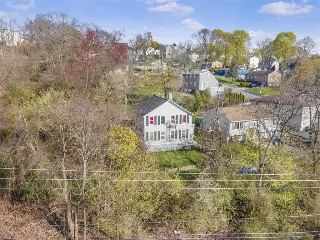 Fall River, MA 02720,409 Crescent St