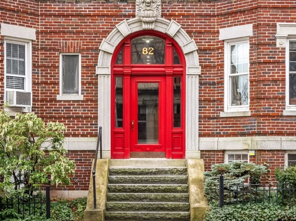 Brookline, MA 02446,82 Browne St #1