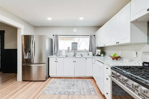 East Longmeadow, MA 01028,10 Callender Avenue