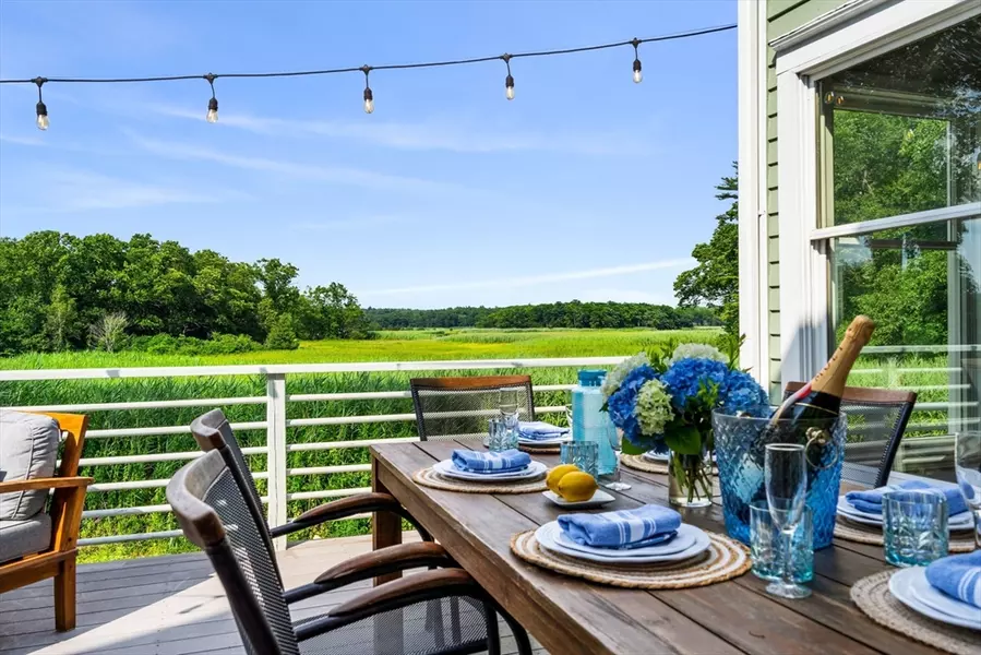 2 Marshview Way, Newburyport, MA 01950
