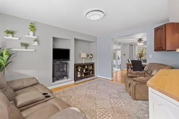 Dracut, MA 01826,53 Brissette St