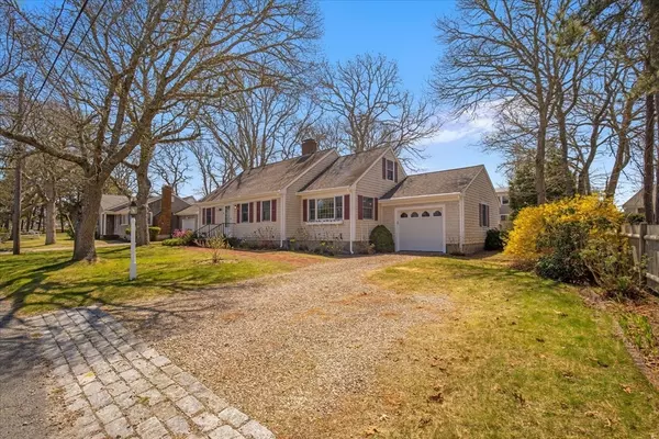 Dennis, MA 02670,73 Pond St