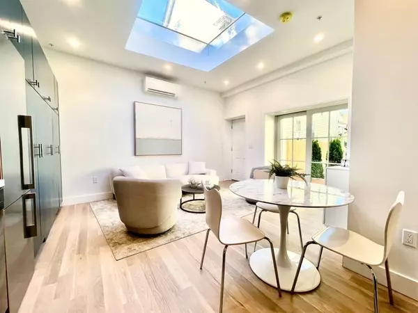 Boston, MA 02125,27 Saxton St #R