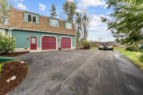 Amesbury, MA 01913,29 Beacon St