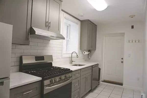 Cambridge, MA 02141,29 Lambert St #1L