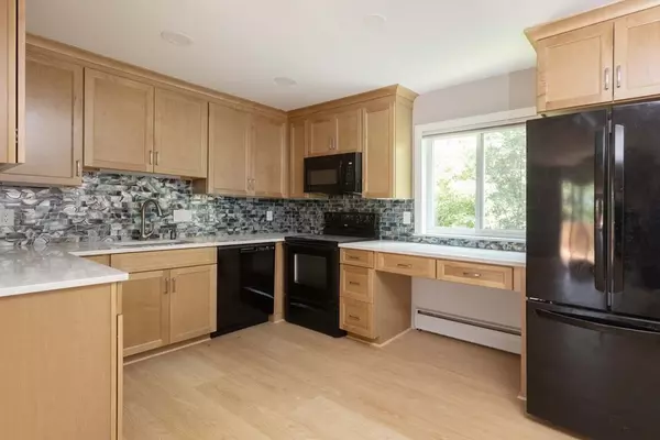 Waltham, MA 02452,33 Jacqueline Road #E