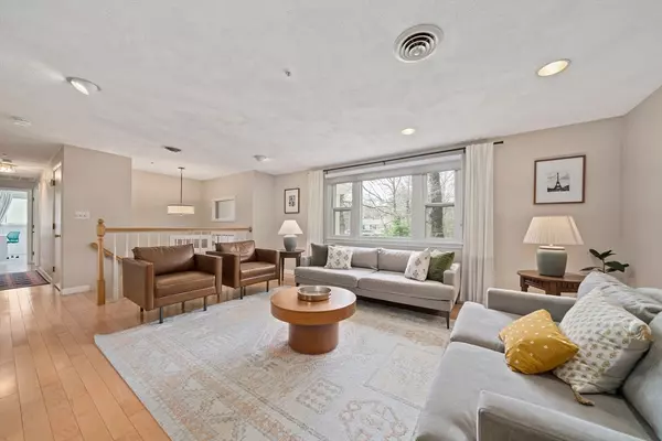 Sharon, MA 02067,20 Condor Rd