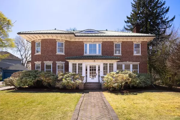 87 Crowninshield Rd, Brookline, MA 02446