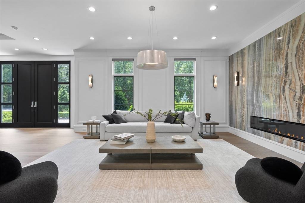 Brookline, MA 02467,138 Woodland Road