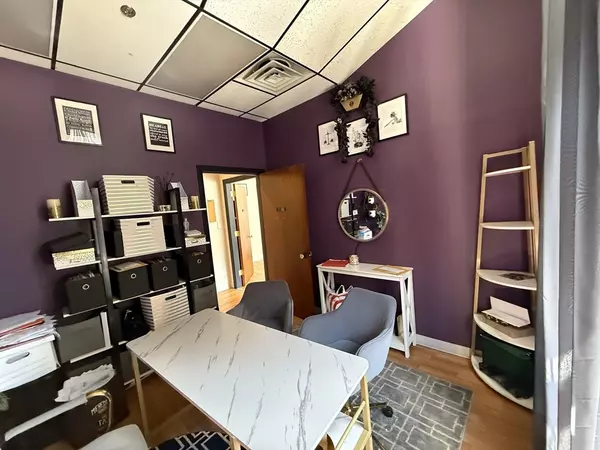 Lawrence, MA 01840,225-235 Essex St #2BA
